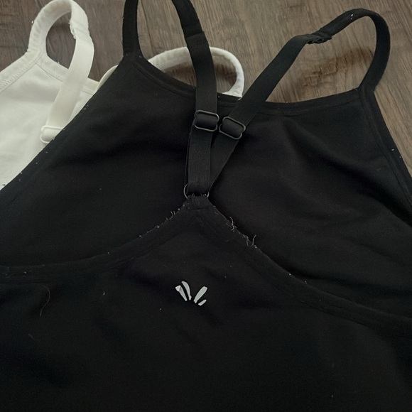 High neck Workout tanks - Picture 5 of 6